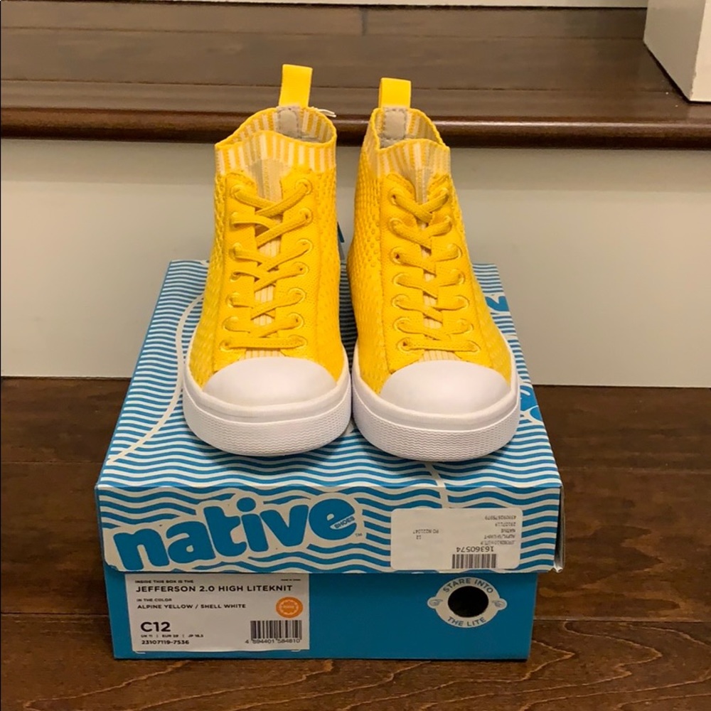 BNWT kids Native Jefferson 2.0 High Litenit